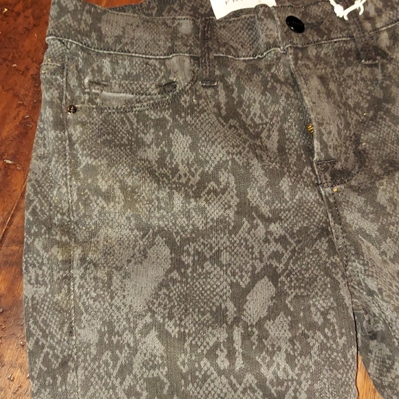 Frame Le Skinny De Jeanne Snake Print Jeans in Tonal Python 26 New - Picture 3 of 5